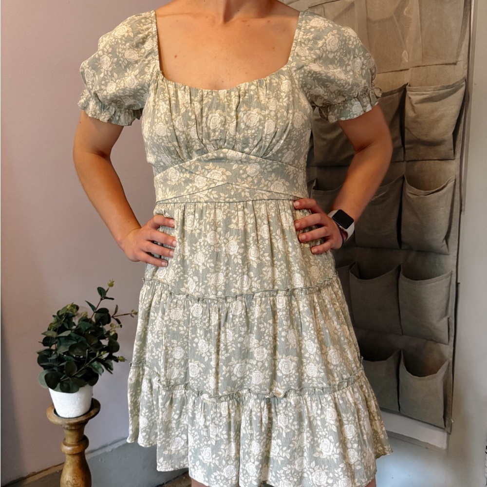 Floral Puff Sleeve Dress in Green and White Roses
